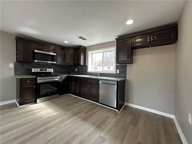 4703 N Hifner Street, Independence, MO 64058