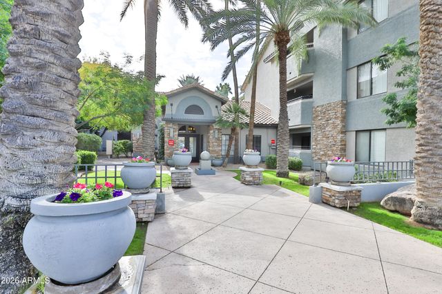2025 E CAMPBELL Avenue 111, Phoenix, AZ 85016