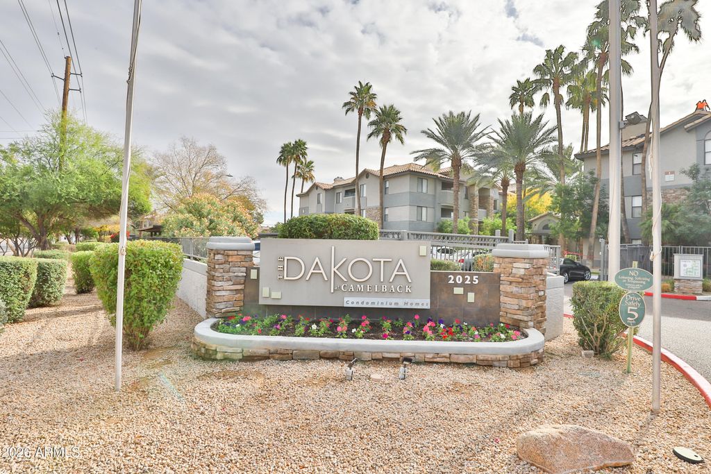 2025 E CAMPBELL Avenue 111, Phoenix, AZ 85016