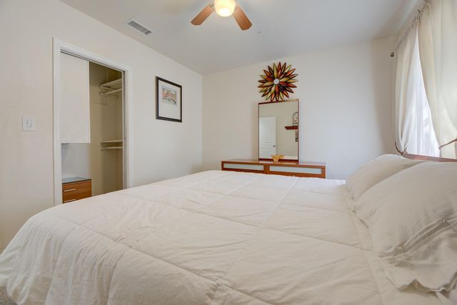 1136 NE 17th Way, Fort Lauderdale, FL 33304