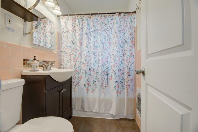 1136 NE 17th Way, Fort Lauderdale, FL 33304
