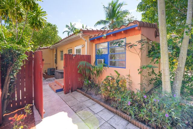 1136 NE 17th Way, Fort Lauderdale, FL 33304