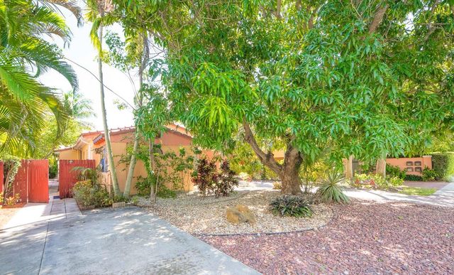 1136 NE 17th Way, Fort Lauderdale, FL 33304