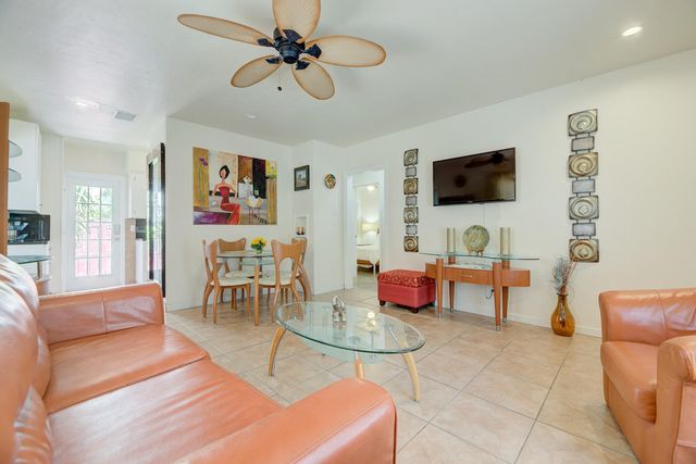 1136 NE 17th Way, Fort Lauderdale, FL 33304