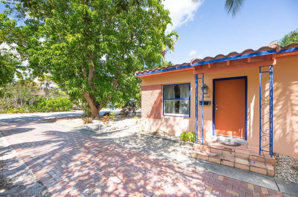 1136 NE 17th Way, Fort Lauderdale, FL 33304