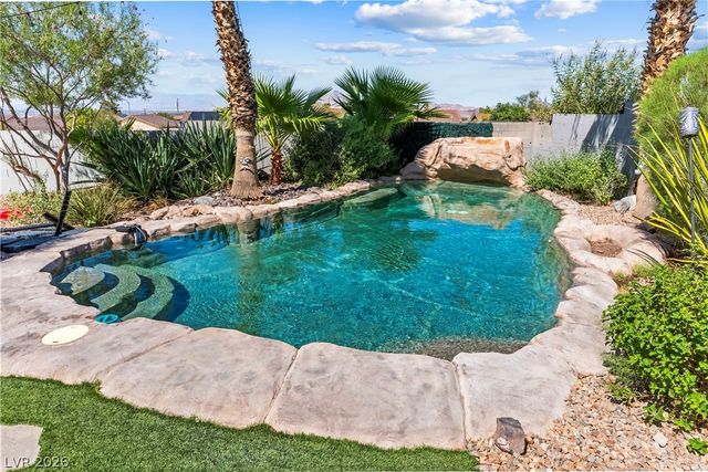 424 Waterwheel Falls Drive, Henderson, NV 89015