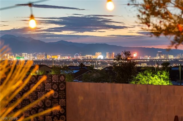 424 Waterwheel Falls Drive, Henderson, NV 89015