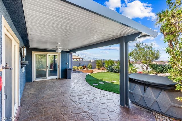 424 Waterwheel Falls Drive, Henderson, NV 89015