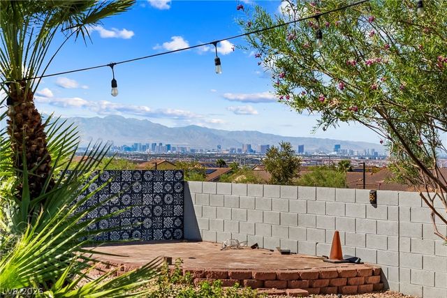 424 Waterwheel Falls Drive, Henderson, NV 89015