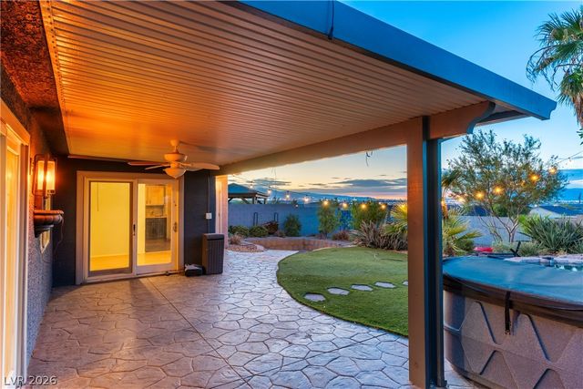 424 Waterwheel Falls Drive, Henderson, NV 89015
