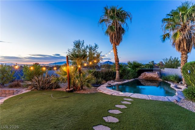 424 Waterwheel Falls Drive, Henderson, NV 89015