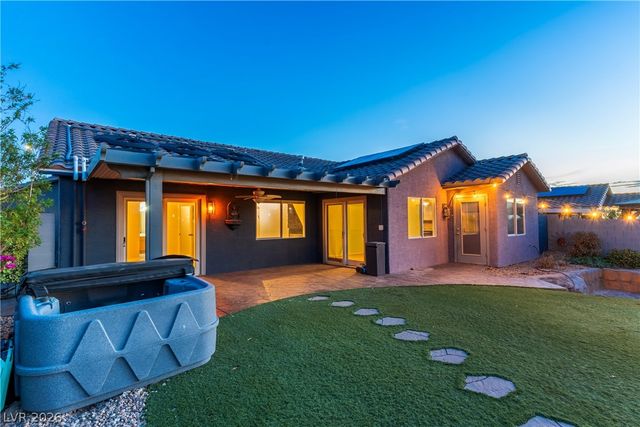 424 Waterwheel Falls Drive, Henderson, NV 89015
