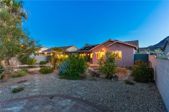 424 Waterwheel Falls Drive, Henderson, NV 89015