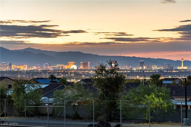 424 Waterwheel Falls Drive, Henderson, NV 89015