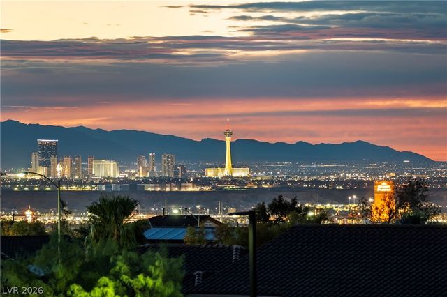 424 Waterwheel Falls Drive, Henderson, NV 89015