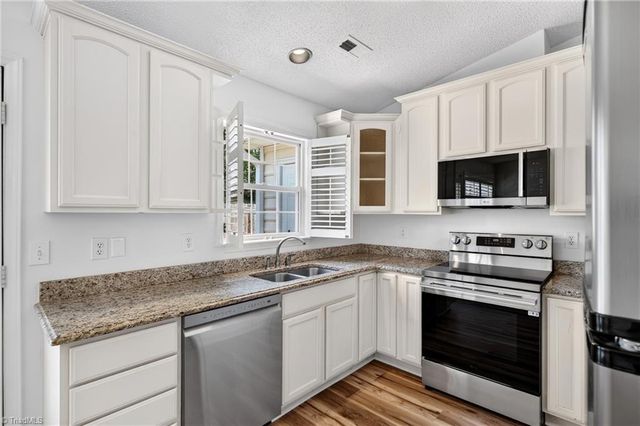 110 Mansfield Circle, Greensboro, NC 27455