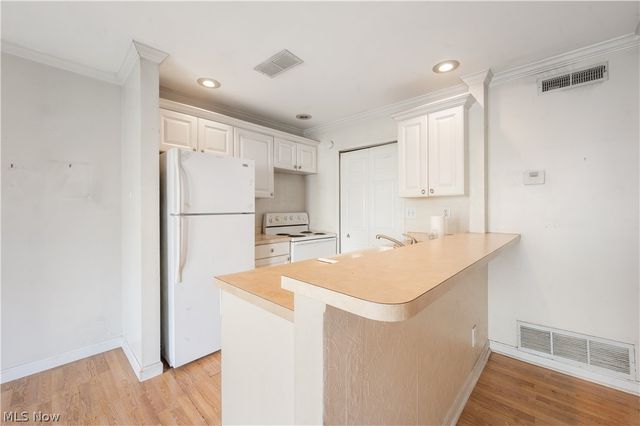 2535 Royal County Down B, Uniontown, OH 44685