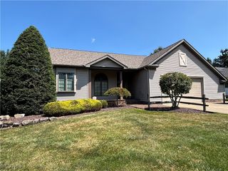 268 S Bayshore Drive, Columbiana, OH 44408