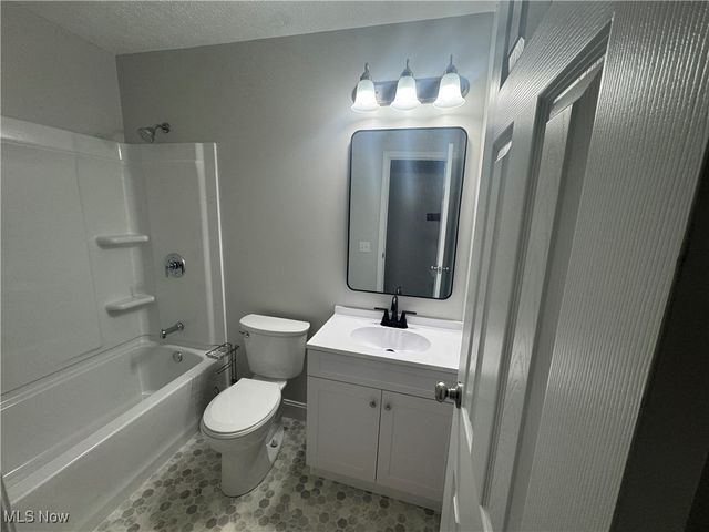 414 Wheelock Drive, Warren, OH 44484