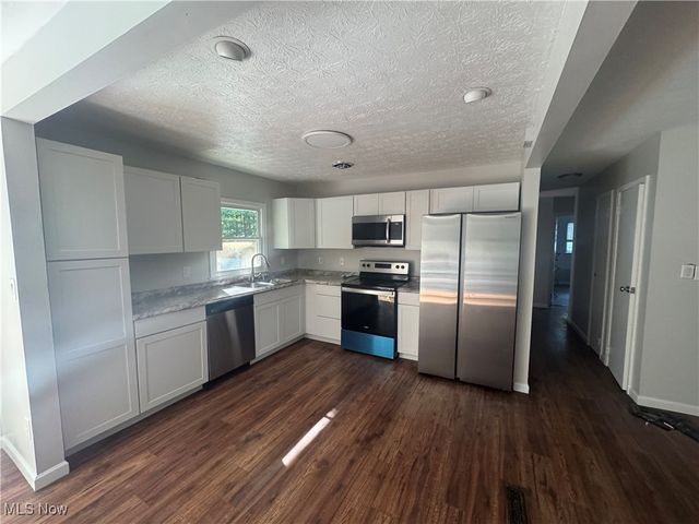 414 Wheelock Drive, Warren, OH 44484