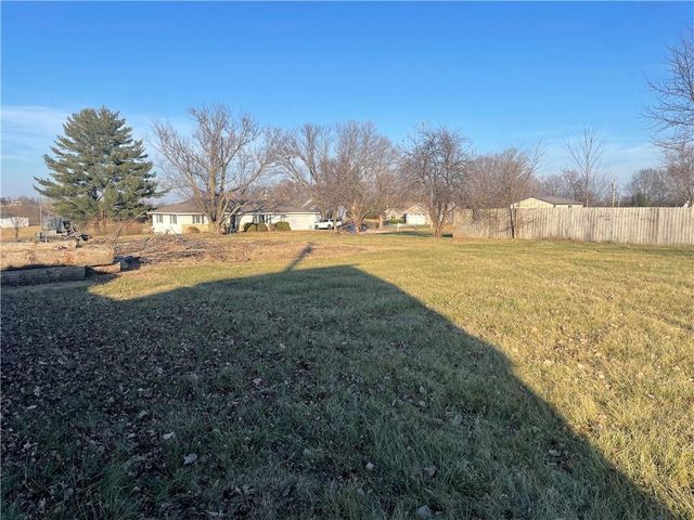 1203 W Grand Street, Gallatin, MO 64640