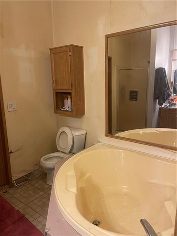 1203 W Grand Street, Gallatin, MO 64640