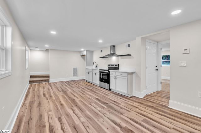 8 Alvin Drive, Greenville, SC 29605