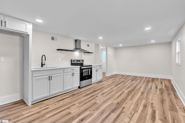 8 Alvin Drive, Greenville, SC 29605