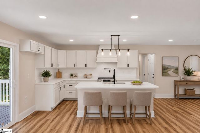 8 Alvin Drive, Greenville, SC 29605