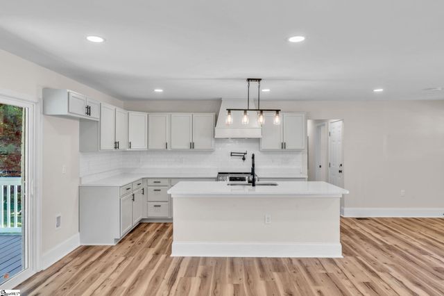 8 Alvin Drive, Greenville, SC 29605