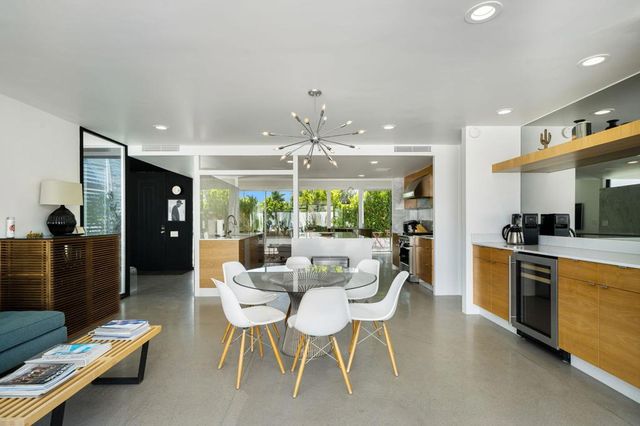 3133 N Sunnyview Drive, Palm Springs, CA 92262