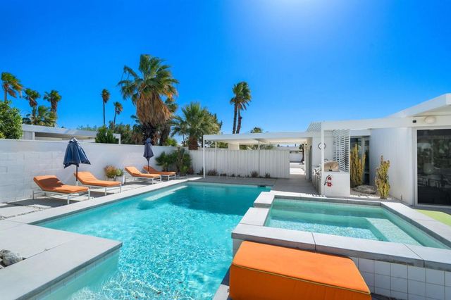 3133 N Sunnyview Drive, Palm Springs, CA 92262