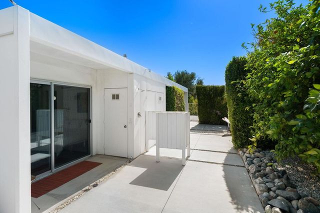 3133 N Sunnyview Drive, Palm Springs, CA 92262