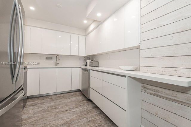 2301 Collins Avenue 926, Miami Beach, FL 33139