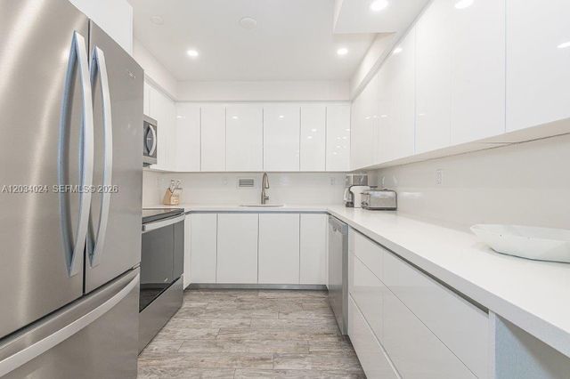 2301 Collins Avenue 926, Miami Beach, FL 33139