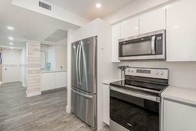 2301 Collins Avenue 926, Miami Beach, FL 33139