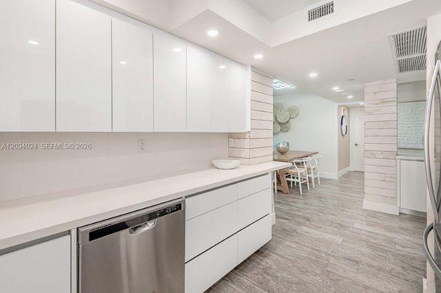 2301 Collins Avenue 926, Miami Beach, FL 33139