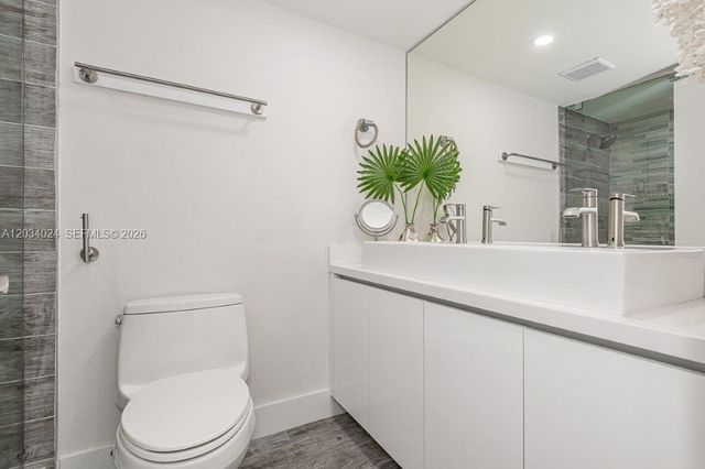 2301 Collins Avenue 926, Miami Beach, FL 33139