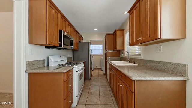 3250 Las Lunas Street, Pasadena, CA 91107