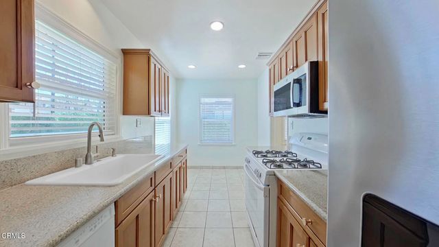 3250 Las Lunas Street, Pasadena, CA 91107