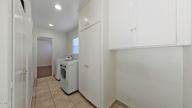 3250 Las Lunas Street, Pasadena, CA 91107