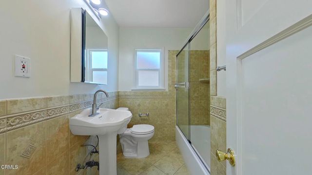 3250 Las Lunas Street, Pasadena, CA 91107