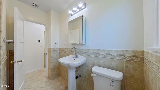 3250 Las Lunas Street, Pasadena, CA 91107