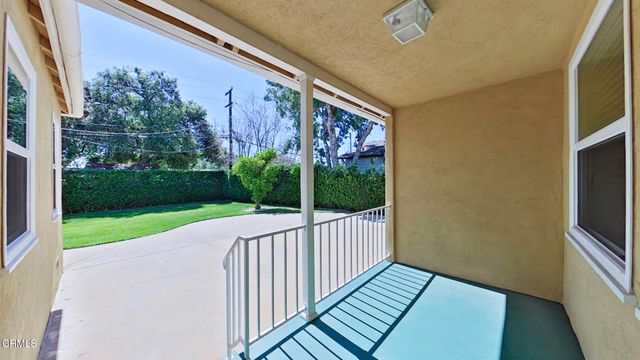 3250 Las Lunas Street, Pasadena, CA 91107