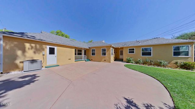 3250 Las Lunas Street, Pasadena, CA 91107