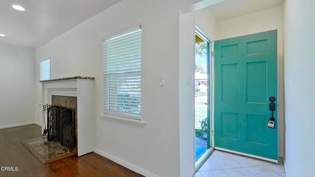 3250 Las Lunas Street, Pasadena, CA 91107