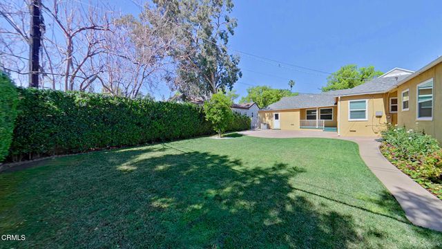 3250 Las Lunas Street, Pasadena, CA 91107