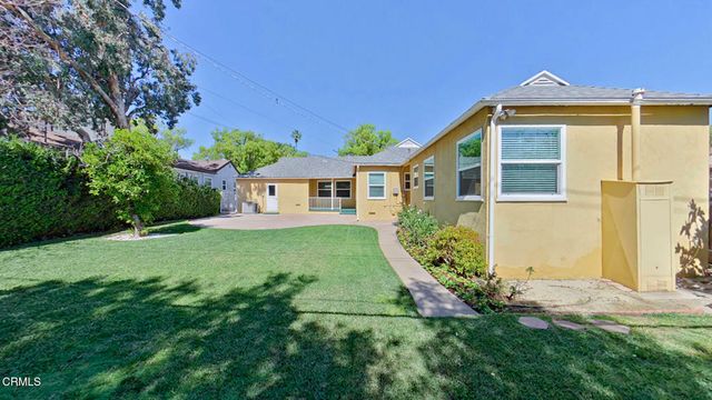 3250 Las Lunas Street, Pasadena, CA 91107