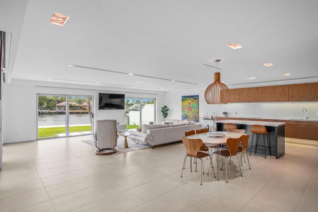 35 Castle Harbor Isle Drive, Fort Lauderdale, FL 33308