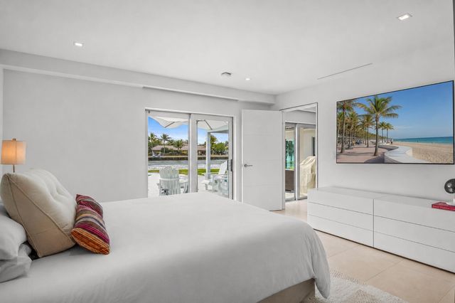 35 Castle Harbor Isle Drive, Fort Lauderdale, FL 33308